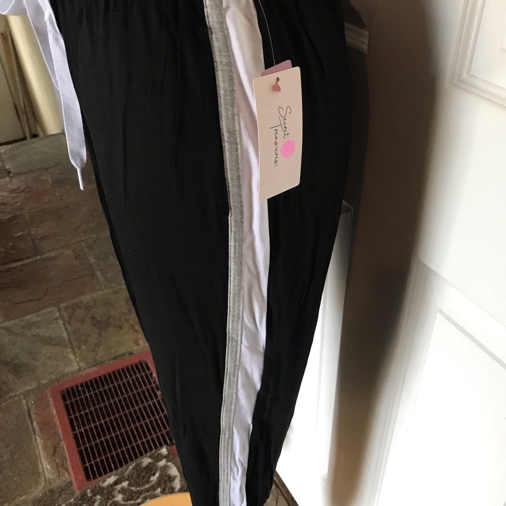 Pajamas pink, black and gray - Picture 8 of 12